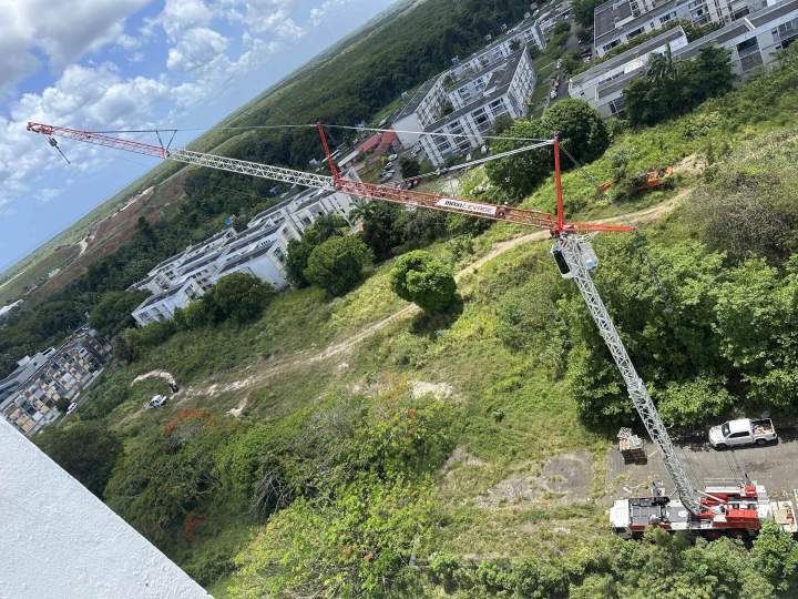 Levage et installation d'une baie téléphonique