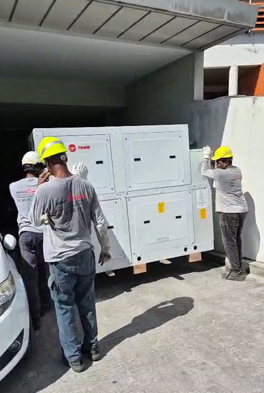 Manutention et installation d’un groupe de froid industriel