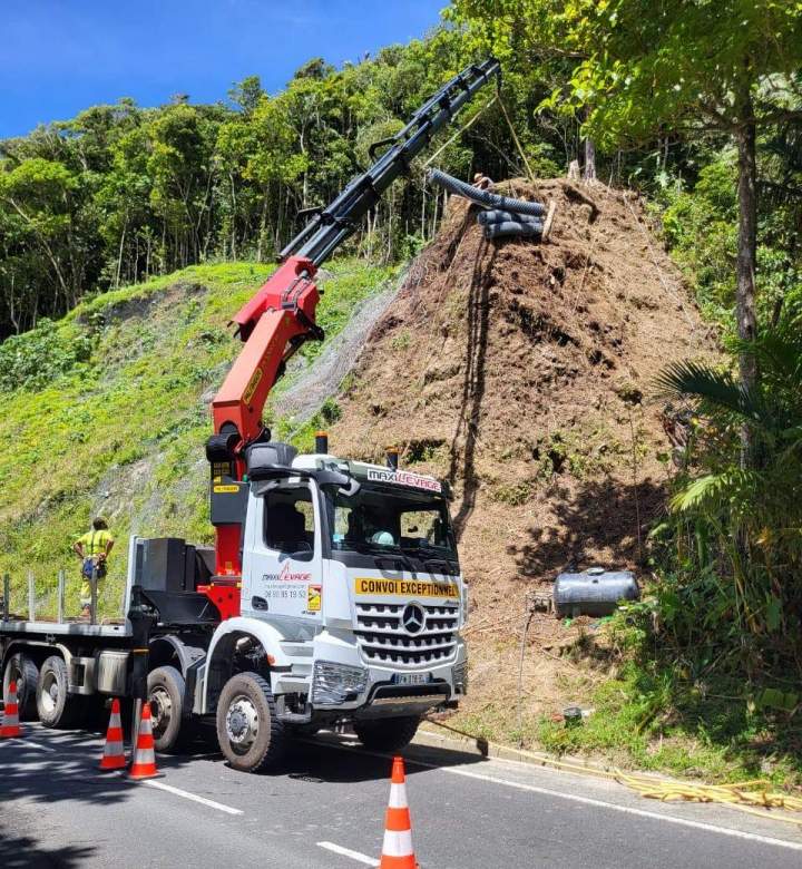 Transport et levage de treillis de confortement de talus